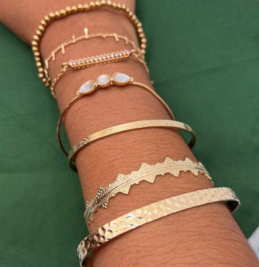 7-Piece Gold Plated Bangle Bracelet Set for Women – Stackable Fashion Jewelry
