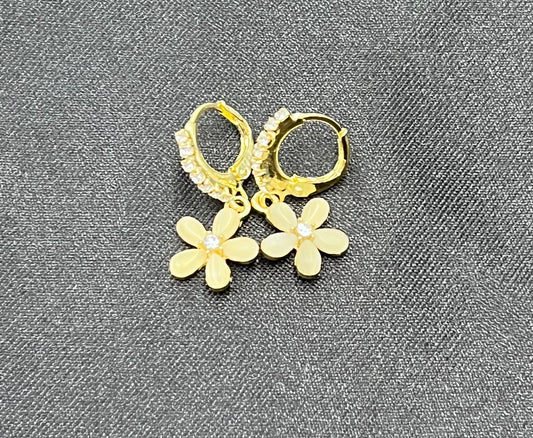 🌸 Korean Opal Flower Gold-Plated Earrings – Diamond Accent Ear Buckle