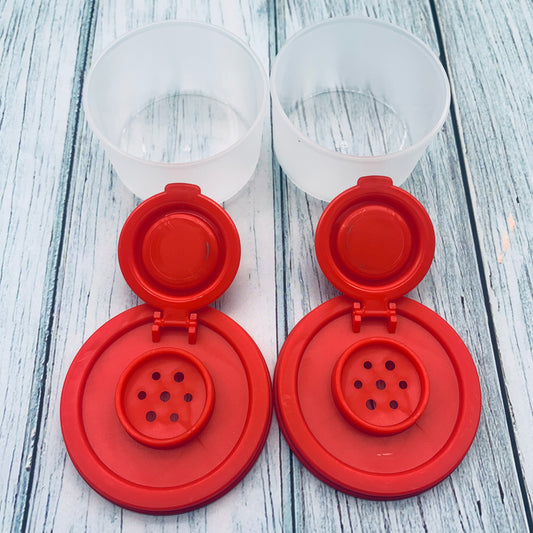 2 Pack Small Moisture Proof Salt And Pepper Shaker Travel Spice Set Clear with Red Airtight Covers