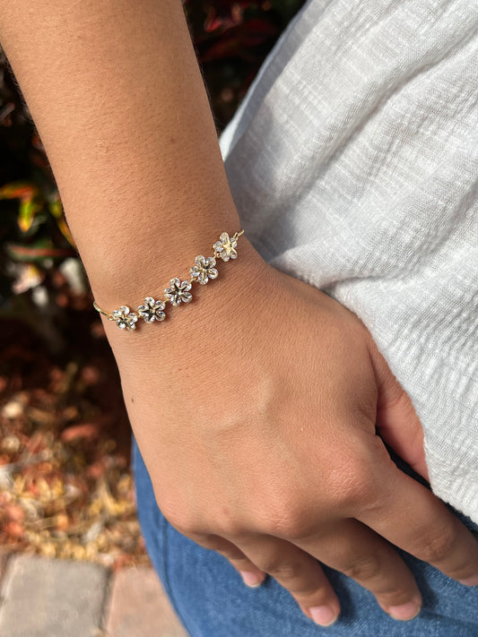 💎 NEW Trend! Zircon Flower Geometric Bracelet – Korean Style Simple Steel Jewelry for Women