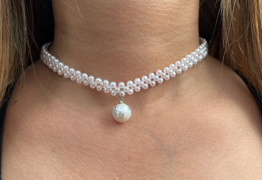 Elegant White Pearl Pendant Choker Necklace for Women