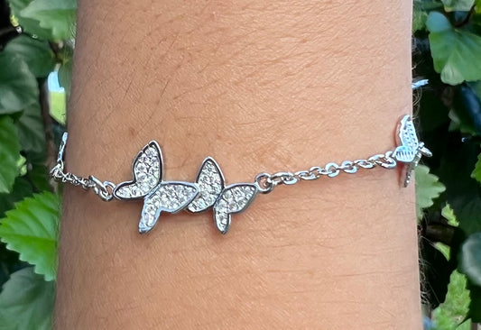 🦋 NEW! Butterfly Charm Pan Style Bracelet – Elegant & Trendy Gift for Women